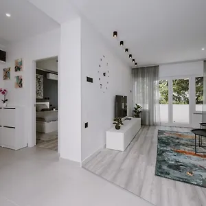 Tara Apartman